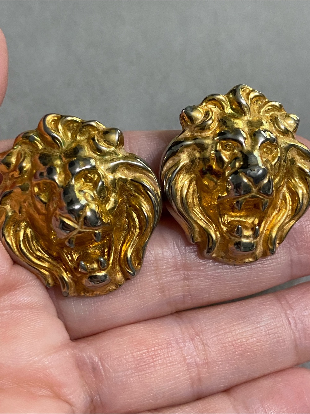 AK Gold Lion Head Earrings - Picture 3 of 3